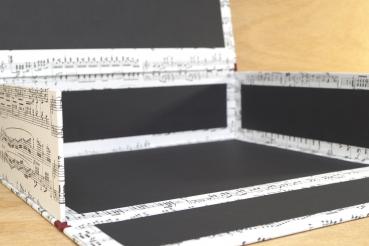 elegante Schachtel mit Notenpapier und stabilen Leinenkanten für den Hausgebrauch